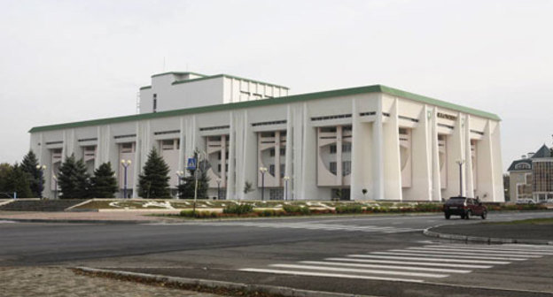 Адыгея, Майкоп, филармония. Фото с сайта www.makhmud.ru