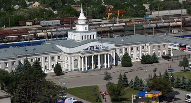 Вокзал города Минеральных Вод. Фото с сайта http://ru.wikipedia.org, автор Р.Гвоздев 
