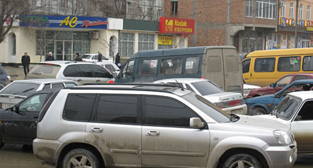 Забастовка водителей маршрутных такси в Махачкале парализовала движение. 1 февраля 2010 года. Фото "Кавказского Узла"
