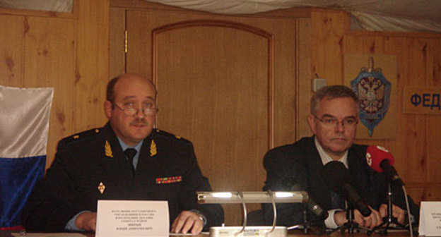 Начальник Погрануправления ФСБ РФ в РА Юрий Звирык (слева) и посол России в Абхазии Семен Григорьев на пресс-конференции в Сухуме. Фото "Кавказского Узла"