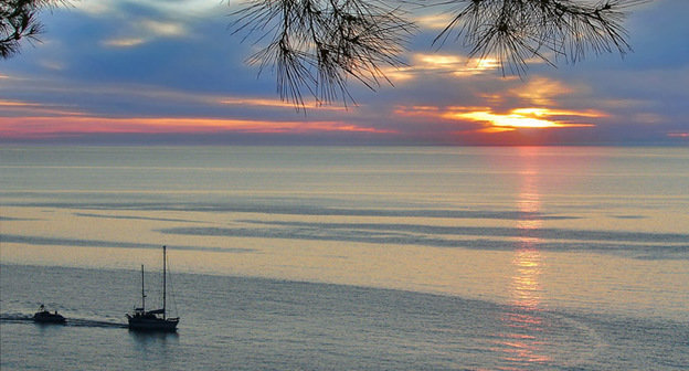 Сочи. Вид на море. Автор фото: В.Алексеев. Источник: www.lensart.ru