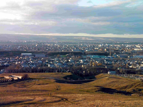 Карачаево-Черкесия, село Юбилейное, вид на город Черкесск, 30 декабря 2009 года. Фото "Кавказского Узла"