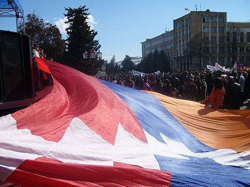 Мирная демонстрация в Степанакерте, посвященная Дню Возрождения Арцаха. Нагорный Карабах, 20 февраля 2009 года. Фото "Кавказского Узла"