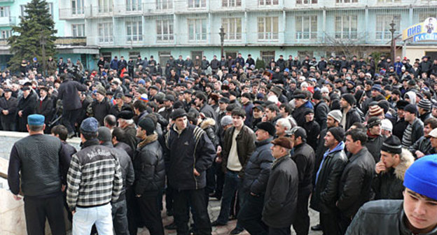 Митинг кумыкской общественности, 16 февраля 2010 года. Фото "Кавказского Узла"