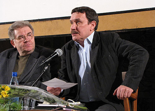 Генеральный продюсер кинофестиваля "Сталкер" Игорь Степанов (слева) и кинорежиссер Вадим Абдрашитов. Ростов-на-Дону, 1 марта 2010 года. Фото "Кавказского Узла" Генеральный продюсер кинофестиваля "Сталкер" Игорь Степанов (слева) и кинорежиссер Вадим Абдрашитов. Ростов-на-Дону, 1 марта 2010 года. Фото "Кавказского Узла"