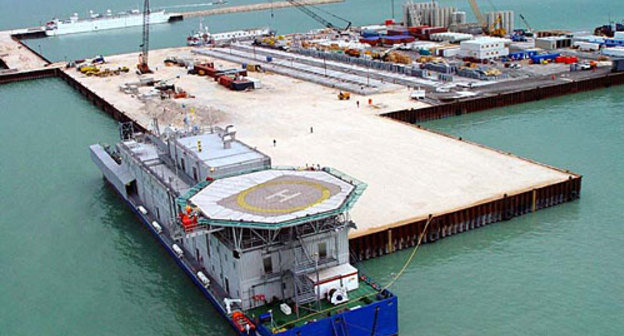 Плавучий объект ''Шапагат'' на шельфе Каспия. Фото с сайта http://rus.azattyq.org