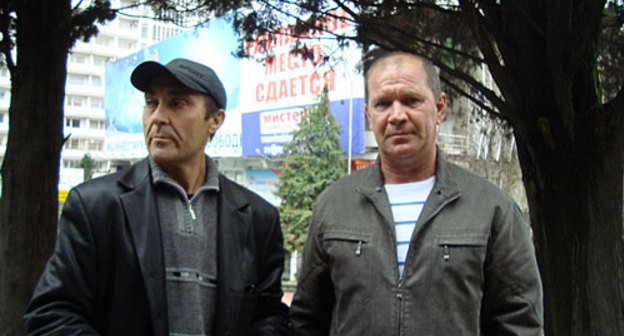 Cтроители объектов для Олимпиады в Сочи Игорь Печорин (слева) и Сергей Дыхалов. 12 марта 2010 года. Фото "Кавказского Узла"