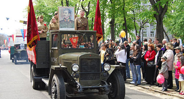 Фрагмент праздничного парада во Владикавказе 9 мая 2009 года. Фото "Кавказского Узла"