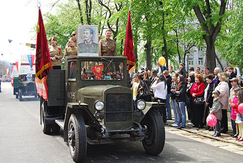 Фрагмент праздничного парада во Владикавказе 9 мая 2009 года. Фото "Кавказского Узла"