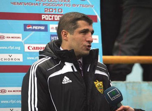 Главный тренер футбольного клуба "Анжи" Омари Тетрадзе. Махачкала 13 марта 2010 г. Фото с сайта http://nv-daily.livejournal.com/
