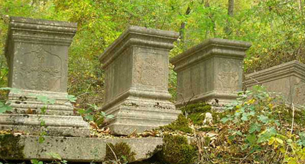 Нагорный Карабах, г.Шуши, армянское кладбище, сентябрь 2007 года. Фото "Кавказского Узла"