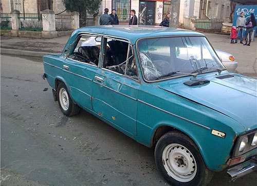 Автомобили, попавшие под колеса "КАМАЗа" в Краснодаре. Март 2010 года. Фото очевидцев ДТП Автомобили, попавшие под колеса "КАМАЗа" в Краснодаре. Март 2010 года. Фото очевидцев ДТП