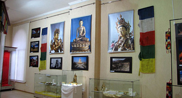 Фестиваль буддийской культуры. Выставка "Сокровища Тибета". Ростов-на-Дону, 31 марта 2010 года. Фото "Кавказского Узла"