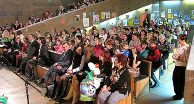 Ростовский областной литературно-творческий конкурс "Чехов сегодня и всегда", Детская областная библиотека имени Величкиной, 29 марта 2010 года. Фото "Кавказского Узла"