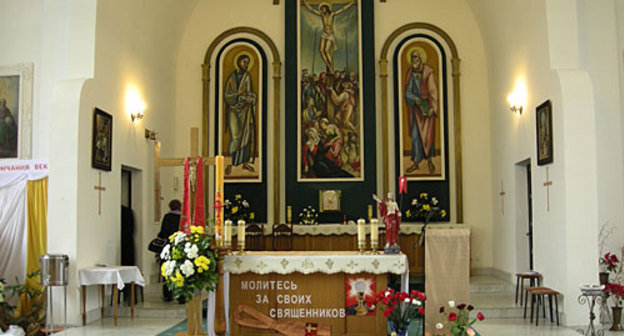 Римско-католическая церковь, Сочи, 12 апреля 2010 года. Фото "Кавказского Узла"