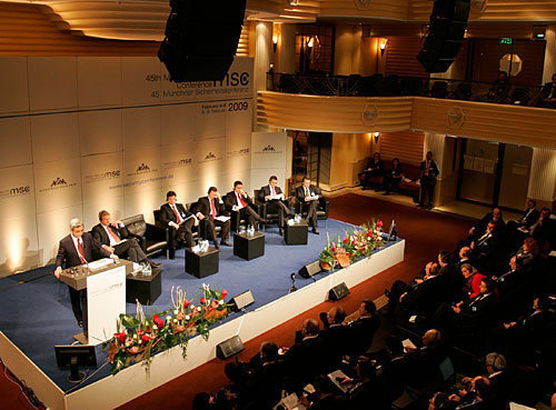 Выступление Президента Сержа Саргсяна на Международной конференции по политике безопасности в Мюнхене, 2009 год. Фото с сайта http://ru.wikipedia.org