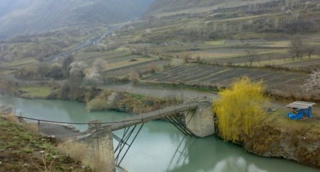 Мост через реку Самур, Дагестан. Фото с сайта www.panoramio.com/photo/25223958, автор Феталиев Ахмад