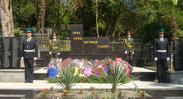 Мемориальный комплекс памяти 429 бойцов, умерших от ран в абхазских военных госпиталях в 1941-1945 гг. Абхазия, поселок Агудзера, 6 мая 2010 года. Фото "Кавказского Узла"