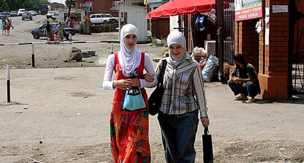 Ингушетия, Назрань. Фото с сайта http://venividi.ru/node/3030, автор Артем Русакович