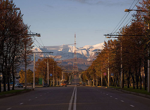 Кабардино-Балкария, Нальчик. Фото с сайта www.president-kbr.ru, автор Муссова Мария