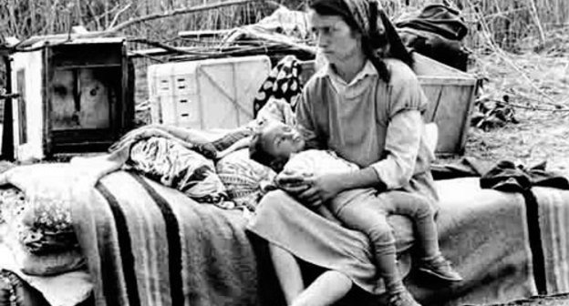 Внутренне перемещённые азербайджанцы из Карабаха, 1993 год. Фото с сайта http://ru.wikipedia.org