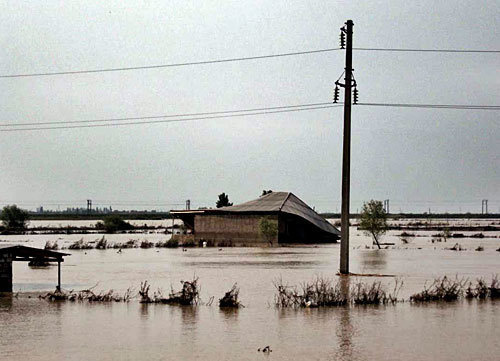 Азербайджан, затопленные дома в селе Сабирабад, 12 мая 2010 года. Турхан Каримов для "Кавказского Узла"