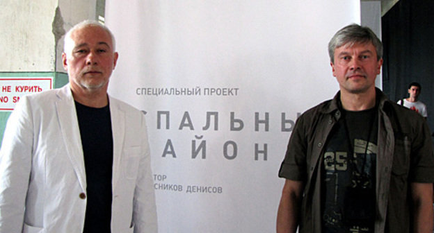 Авторы проекта "Спальный район-2" Иван Колесников (слева) и Сергей Денисов. Ростов-на-Дону, Центр современного искусства "Табачная фабрика", 24 мая 2010 года. Фото "Кавказского Узла"