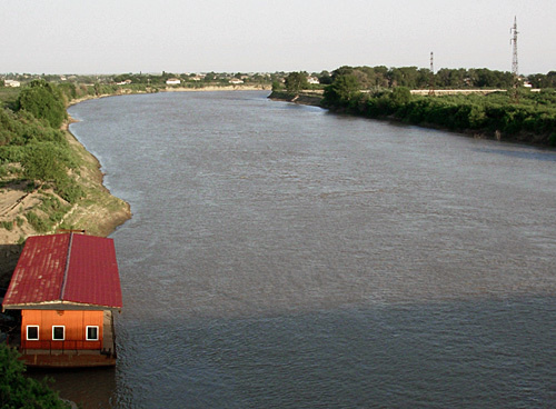 Русло Куры в Азербайджане. Фото с сайта http://ru.wikipedia.org