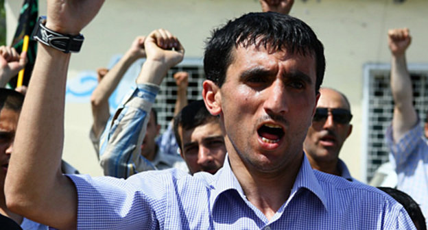 Участники митинга в Нардаране протестуют против атаки израильских военных гуманитарного каравана судов, следующего в сектор Газа. Азербайджан, 4 июня 2010 года. Турхан Каримов для "Кавказского Узла"