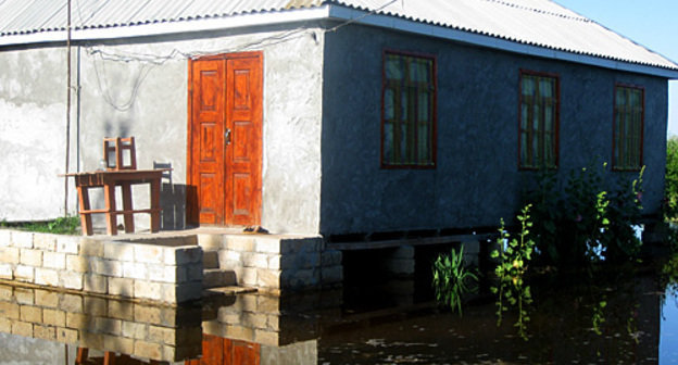 Последствия наводнения в селе Мусалы Саатлинского района Азербайджана. 5 июня 2010 года. Фото "Кавказского Узла"