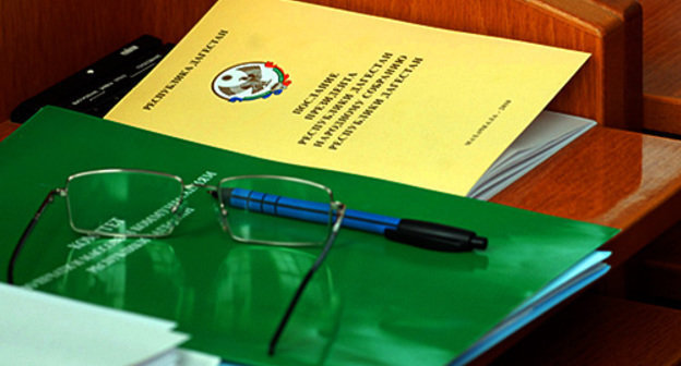 Копия послания президента Дагестана Магомедсалама Магомедова к депутатам республиканского парламента. Фото с сайта http://president.e-dag.ru