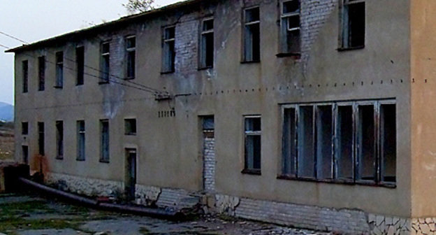 Дом культуры в селе Учкулан. Карачаево-Черкесия, октябрь 2009 года. Фото "Кавказского узла"