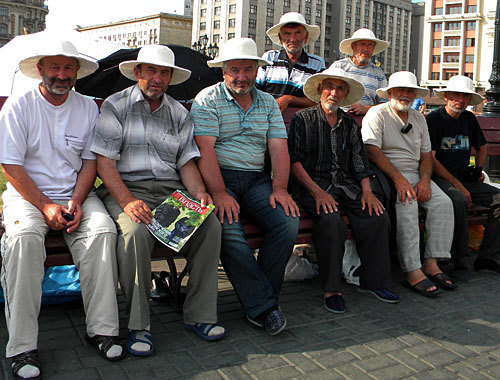 Голодающие балкарцы на Манежной площади в Москве, 16 июля 2010 года. Фото "Кавказского узла"