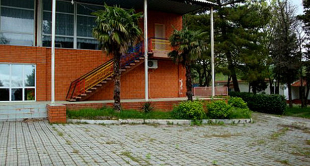 На территории лагеря "Дон". Краснодарский край, село Новомихайловское-2. Фото: www.deti-travel.ru