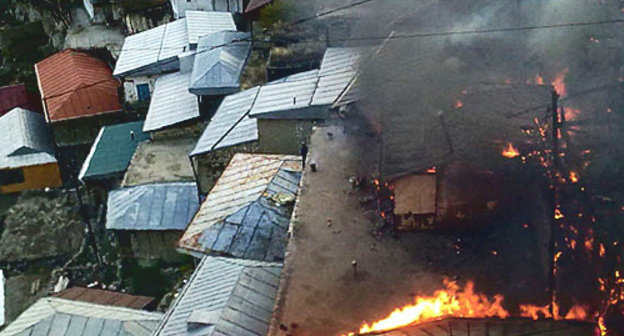 Пожар в селении Анчих Ахвахского района Дагестана. 5 августа 2010 года. Фото "Кавказского узла"