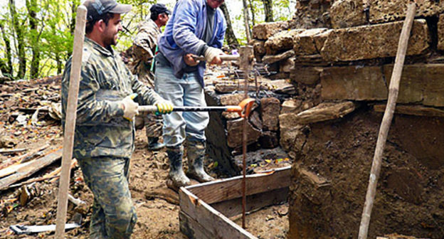 Археологические работы на селище "Веселое-1", раскопки средневековой христианской культовой архитектуры – Леснянской церкви. Фото с сайта http://blogsochi.ru