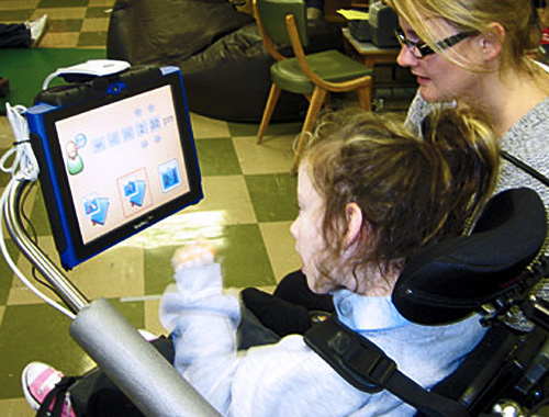 Специальное рабочее место для обучения детей-инвалидов. Фото с сайта http://bsn.irk.ru