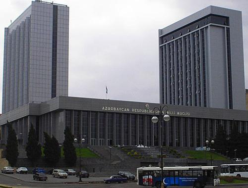 Здание Национального собрания Азербайджана в Баку. Фото с сайта http://ru.wikipedia.org