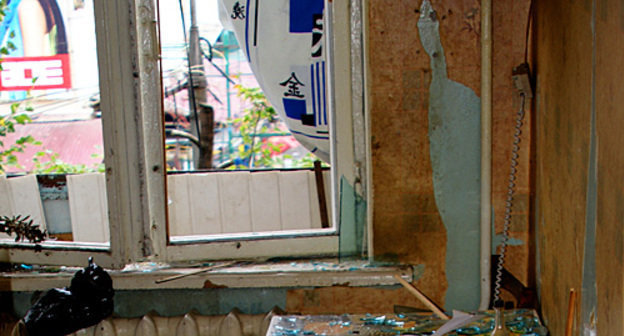 Поврежденная в результате взрыва квартира в доме на ул. Джанаева, 55 (напротив Центрального рынка Владикавказа). 9 сентября 2010 года. Владимир Мукагов специально для "Кавказского узла"