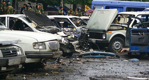Последствия теракта возле Центрального рынка Владикавказа на улице Джанаева, 9 сентября 2010 года. Владимир Мукагов специально для "Кавказского узла"