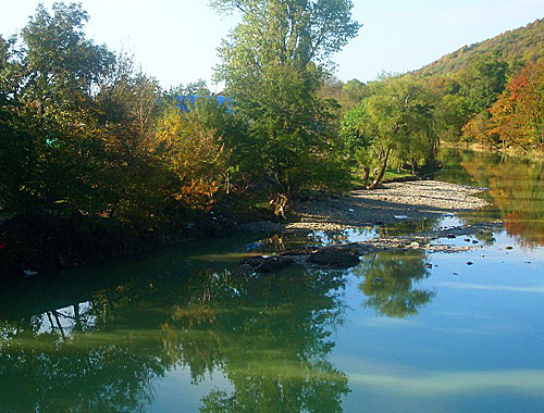 Поселок Джубга, Туапсинский район Краснодарского края. Река Джубга, 18 октября 2010 года. Фото "Кавказского узла"