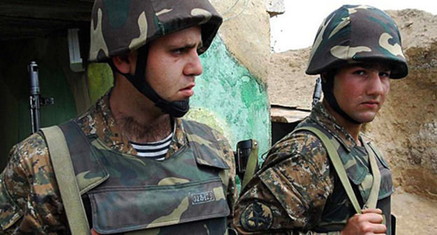 Армянские военнослужащие на карабахско-азербайджанской линии соприкосновения. Фото: www.azatutyun.am