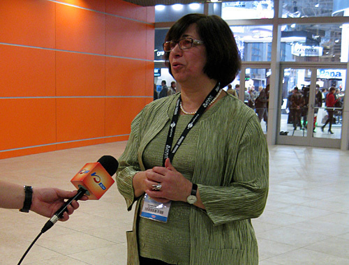 Манана Асламазян в ВВЦ после вручения премии ТЭФИ. Москва, 17 ноября 2010 года. Фото "Кавказского узла" 