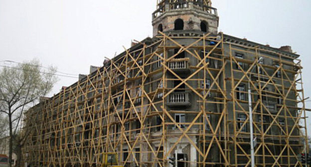 Восстановительные работы в Грозном в 2007 году. Фото с сайта www.chechnyafree.ru