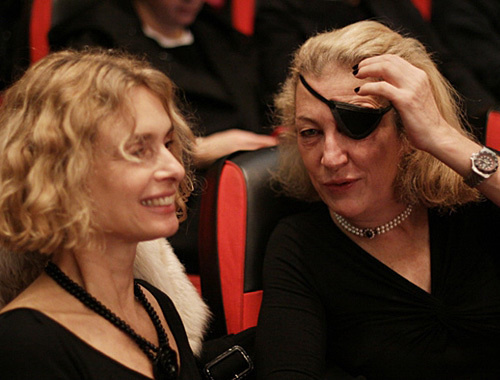 Мариам Д`Або (слева) и Мари Колвин на открытии 11-го международного кинофестиваля европейского кино "Прометей" в Тбилиси. Фото с сайта www.tbilisifilmfestival.ge
