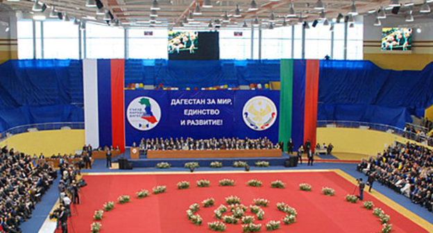 Съезд народов Дагестана. Махачкала, Дворец спорта им.А.Алиева, 15
декабря 2010 года. Фото пресс-службы президента РД
