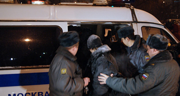 Задержание участников акции возле телецентра Останкино в Москве, 18 декабря 2010 года. Фото "Кавказского узла"