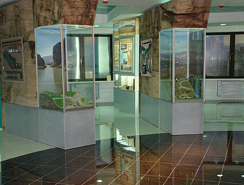 Электронные экспонаты музея гидроэнергетики Дагестана в Каспийске, 20 декабря 2010 года. Фото пресс-службы Дагестанского филиала ОАО "РусГидро"