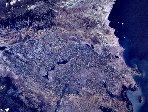 Бассейн реки Кура. Снимок из космоса. Источник: http://ru.wikipedia.org