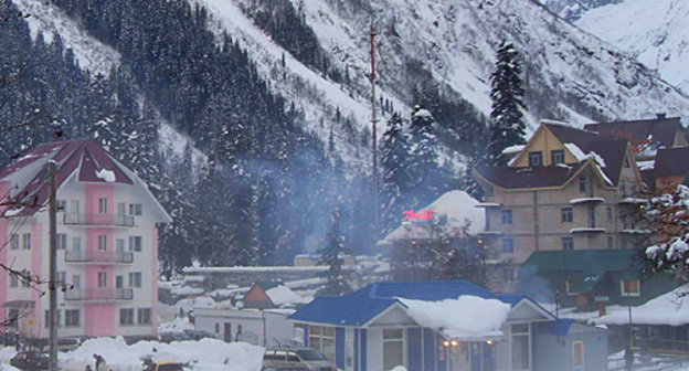 Курортный поселок Домбай, Карачаево-Черкесия, январь 2010 года. Фото "Кавказского узла"